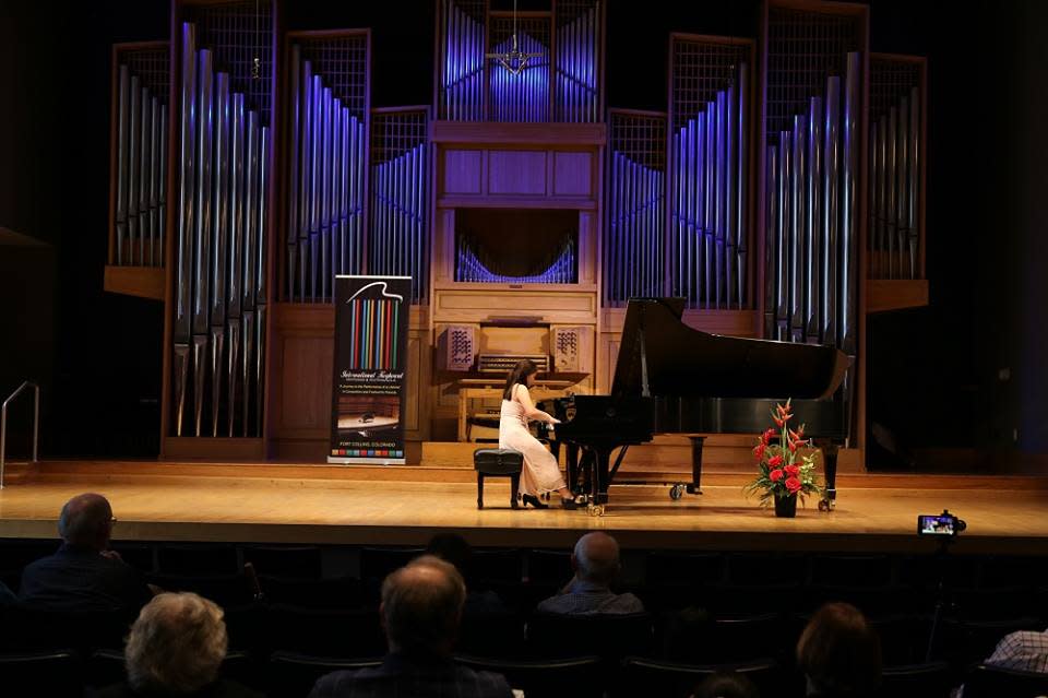 Keyboard Odyssiad woman on stage