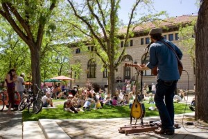 oak-street-plaza-noontime-notes