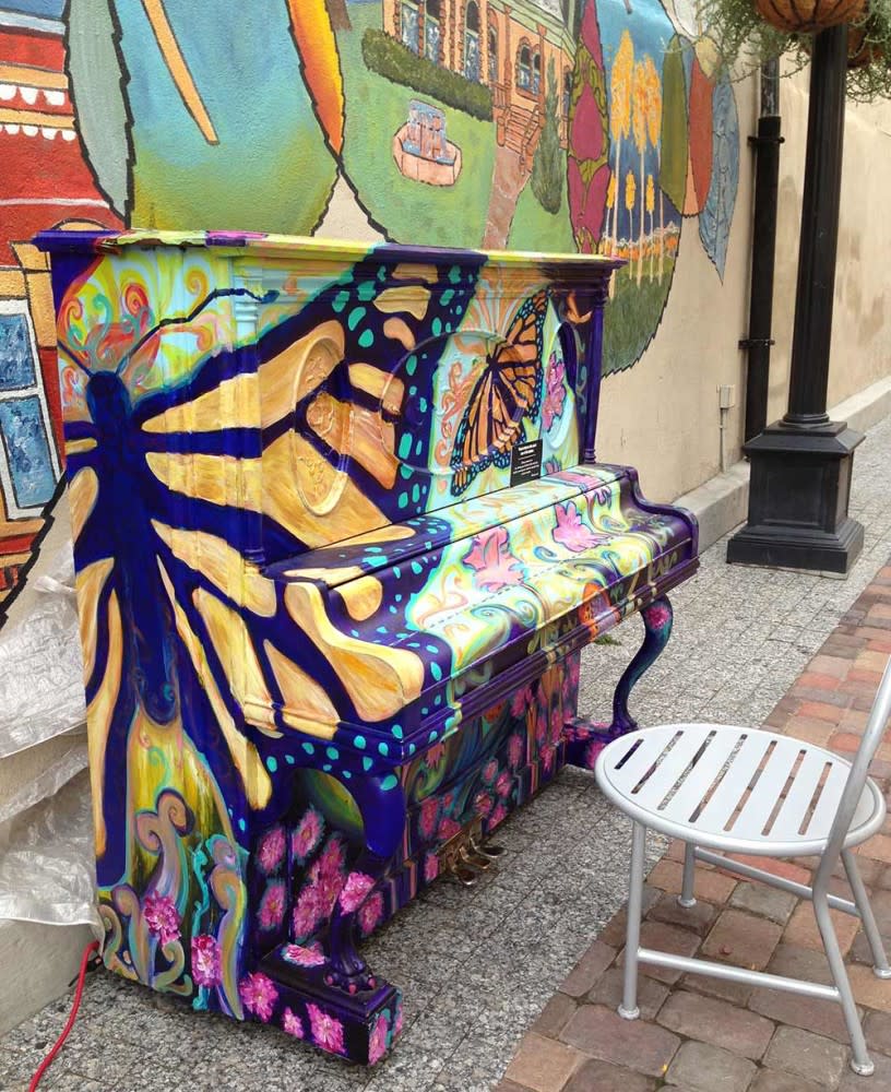 Pianos-about-Town-Enzios-Alleyway