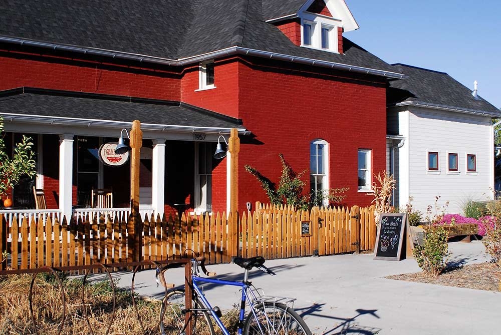 The-Farmhouse-Front-1000x669